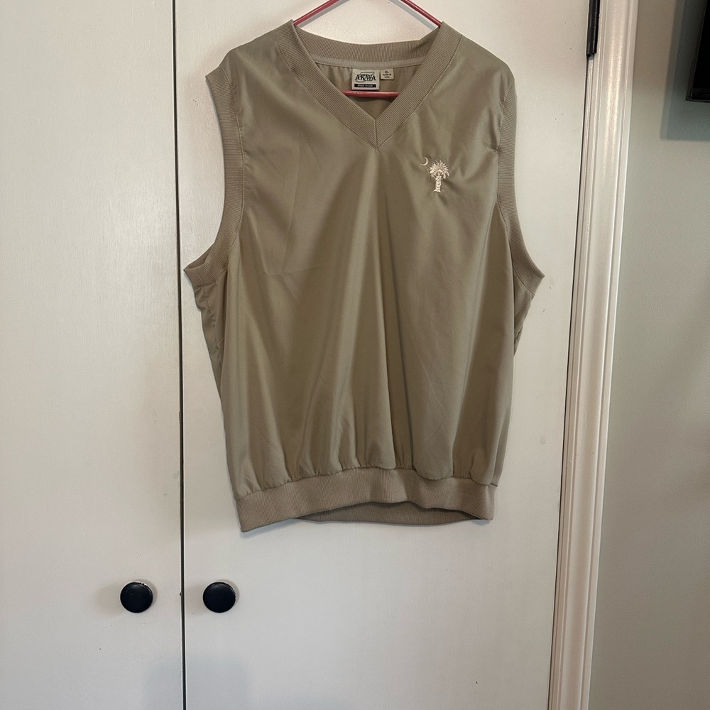 Men’s V-Neck Sleeveless Golf Vest — Khaki with Palm Embroidery
